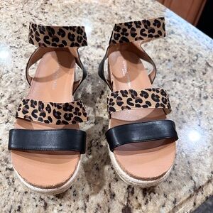 Adrienne Vittadini Sandals size 8 1/2
